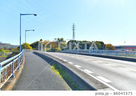 山王橋/新芝川より鹿浜方向を望む(埼玉県川口市)【2021.11】 山王橋/新芝川より鹿浜方向を望む(埼玉県川口市)【2021.11】 86045375