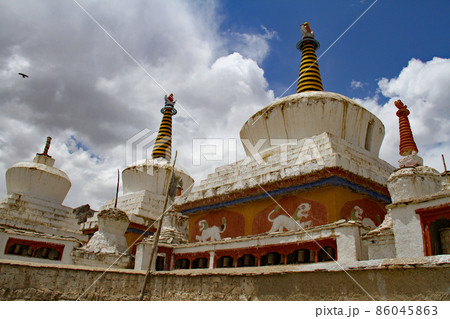 ラダックのラマユルゴンパ 86045863