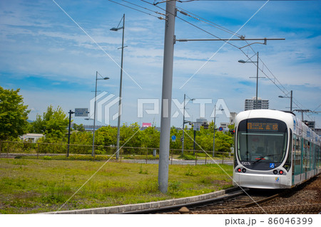 《広島市》広島電鉄 広島港付近を走る路面電車 86046399