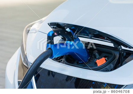 EV（電気自動車）の充電 86046708