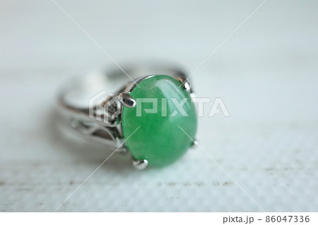 ヒスイのリング 86047336