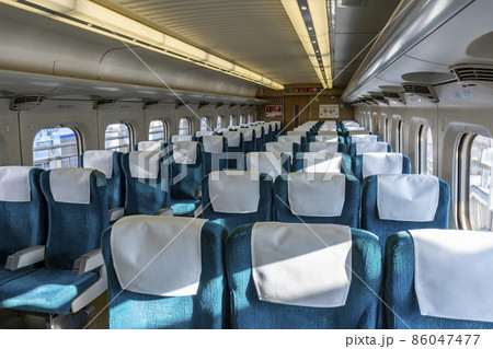 [電車]新幹線車両の車内 86047477