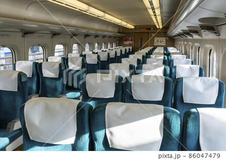 [電車]新幹線車両の車内 86047479