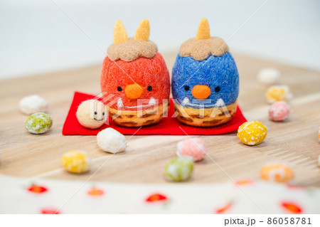 赤鬼と青鬼のかわいい節分のイメージ素材 赤鬼と青鬼のかわいい節分のイメージ素材 86058781