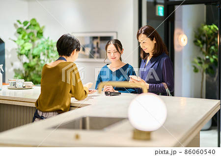 電子決済会計イメージ　撮影協力：WEEK芝大門（サンフロンティア不動産） 86060540