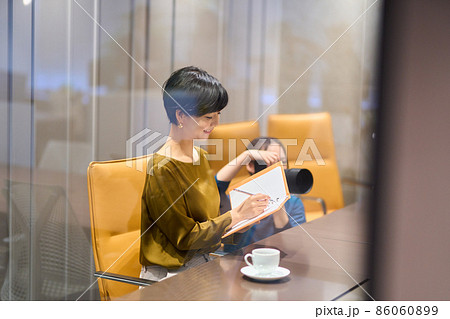 女性経営者取材イメージ 撮影協力:WEEK芝大門(サンフロンティア不動産) 女性経営者取材イメージ 撮影協力:WEEK芝大門(サンフロンティア不動産) 86060899