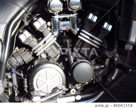 オートバイのエンジン 86061558