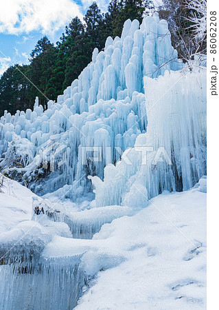 冬の湧水広場、いなぶの氷瀑〈愛知県豊田市〉 冬の湧水広場、いなぶの氷瀑〈愛知県豊田市〉 86062208