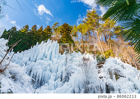 冬の湧水広場、いなぶの氷瀑〈愛知県豊田市〉 冬の湧水広場、いなぶの氷瀑〈愛知県豊田市〉 86062213