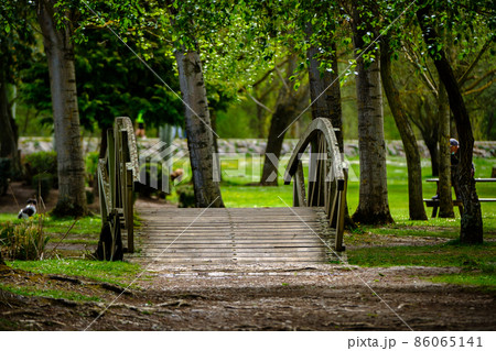 Parque de la Candamia, city of Leon Spain, garden leisure and sports area on the bank of the Torio river Parque de la Candamia, city of Leon Spain, garden leisure and sports area on the bank of the Torio river 86065141