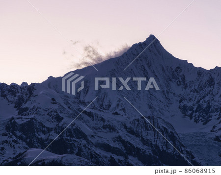 雲南省 梅里雪山 カワクボ峰 (太子峰) / Meili Snow Mountain, China 86068915
