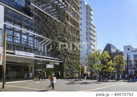 東急大岡山駅前の広場と街並み 東京都大田区 東急大岡山駅前の広場と街並み 東京都大田区 86070702