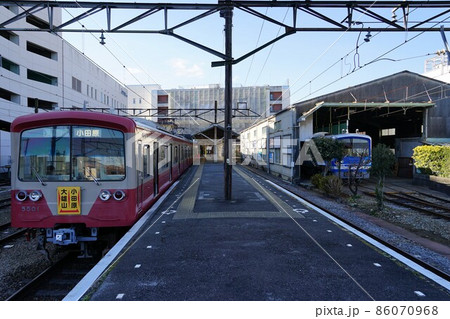 神奈川県南足柄市の伊豆箱根鉄道の大雄山駅の風景 神奈川県南足柄市の伊豆箱根鉄道の大雄山駅の風景 86070968