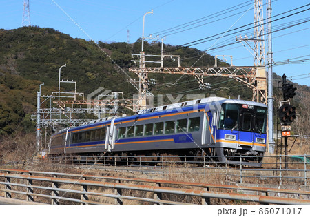 孝子駅付近を走る特急サザン 86071017