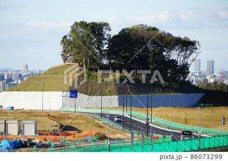 再開発で取り残された 稲城南山ありがた山遺跡 再開発で取り残された 稲城南山ありがた山遺跡 86073299
