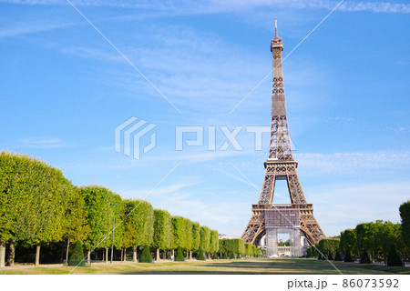 パリのエッフェル塔 86073592