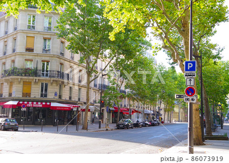 パリの街角 パリの街角の写真素材 [86073919] - PIXTA
