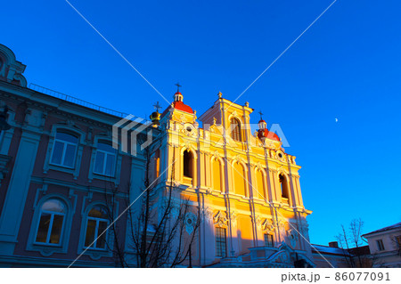 Church of St. Casimir at sunset in Vilnius - capital of Lithuania 86077091