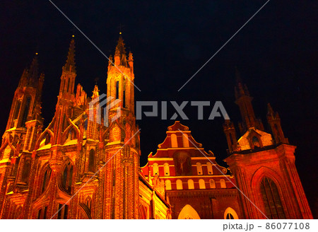 Beautiful Gothic Style St. Anne Church in VIlnius, Lithuania at night Beautiful Gothic Style St. Anne Church in VIlnius, Lithuania at night 86077108