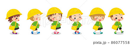 友達と仲良く一緒に歩いている可愛い小さな幼稚園児の子供たちのイラスト クリップアート 白背景 セットのイラスト素材