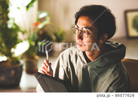 男性ポートレート 男性ポートレート 86077626