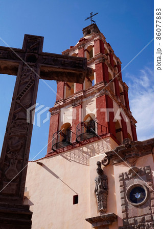 メキシコ　ケレタロの街並み 86077883