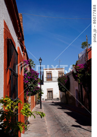 メキシコ　ケレタロの街並み 86077888