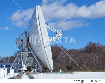 1月(冬) 野辺山宇宙電波観測所 45m電波望遠鏡を横から見る 長野県南牧村 1月(冬) 野辺山宇宙電波観測所 45m電波望遠鏡を横から見る 長野県南牧村 86078748