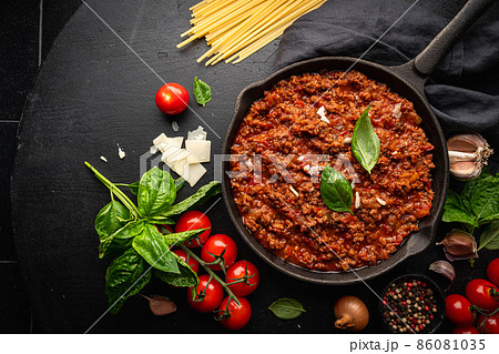 classic italian bolognese sauce classic italian bolognese sauce 86081035