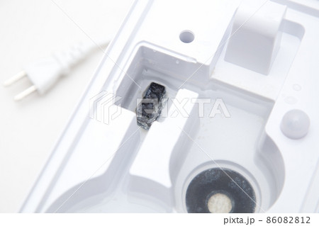 加湿器の内部の汚れ　加湿器の掃除 86082812