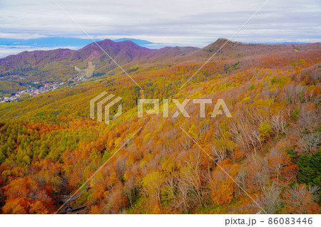 秋の蔵王　紅葉の景色（山形県山形市） 86083446