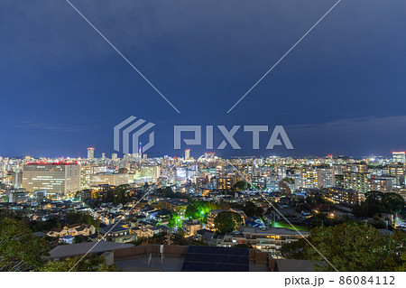 《福岡県》福岡市の夜景（南公園から撮影） 86084112