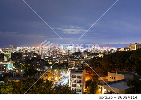 《福岡県》福岡市の夜景（南公園から撮影） 86084114
