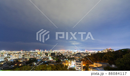 《福岡県》福岡市の夜景（南公園から撮影） 86084117