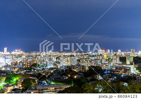 《福岡県》福岡市の夜景（南公園から撮影） 86084123