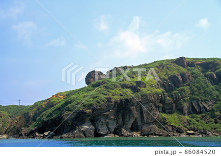 沖縄　与那国島の風景　最西端　西崎 86084520