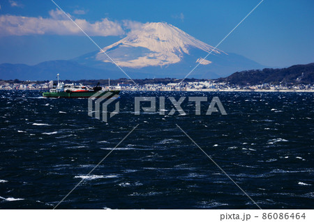 南房総の冬 金谷港からの富士山 南房総の冬 金谷港からの富士山 86086464