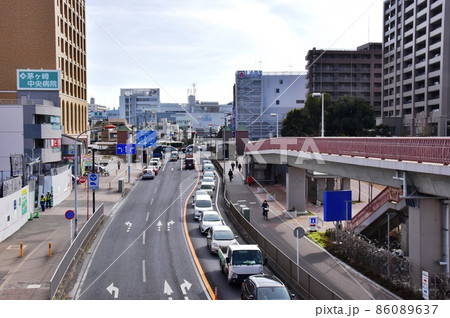 茅ヶ崎中央通り 県道45号線から茅ヶ崎駅前交差点方向の町並み 茅ヶ崎中央通り 県道45号線から茅ヶ崎駅前交差点方向の町並み 86089637