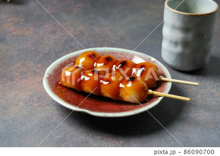 みたらし団子とお茶 86090700