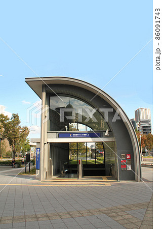 中之島公園と京阪なにわ橋駅 中之島公園と京阪なにわ橋駅 86091743