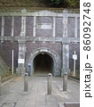 歴史を感じられるトンネル 86092748