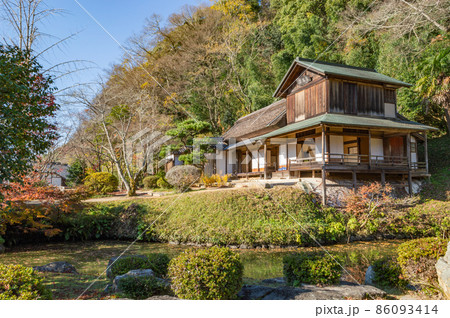 岡山の後楽園・津山の衆楽園と並ぶ岡山県指定名勝の近水園 86093414
