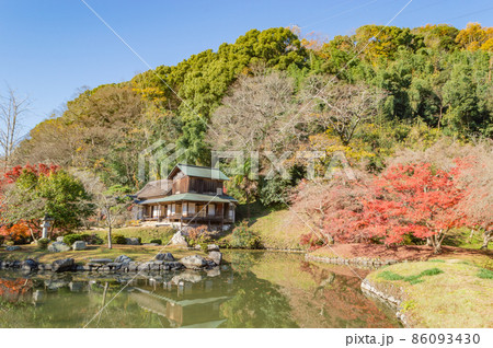 岡山の後楽園・津山の衆楽園と並ぶ岡山県指定名勝の近水園 岡山の後楽園・津山の衆楽園と並ぶ岡山県指定名勝の近水園 86093430