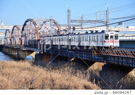 荒川橋梁を渡る京成電鉄3600形電車 荒川橋梁を渡る京成電鉄3600形電車 86094267