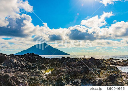 【風景】八丈島　海岸　八丈小島 86094666