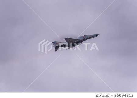 飛び立つファントム 86094812