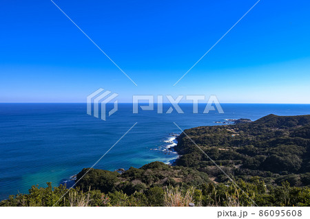 三重県鳥羽市の鳥羽展望台-1月- 86095608