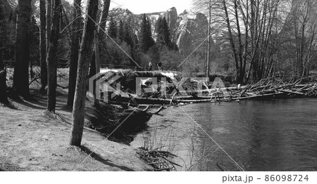 Black and White river Black and White river 86098724