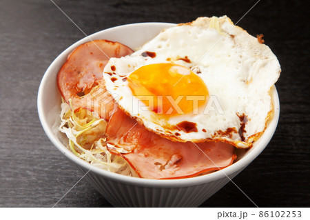 ハムエッグ丼 ハムエッグ丼 86102253