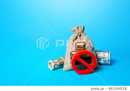 Money bag and prohibition sign NO. Sanctions and restrictions. Confiscation of capital of illegal origin. Freezing of assets, seizure of savings. Monitoring of suspicious transactions. Money bag and prohibition sign NO. Sanctions and restrictions. Confiscation of capital of illegal origin. Freezing of assets, seizure of savings. Monitoring of suspicious transactions. 86104038